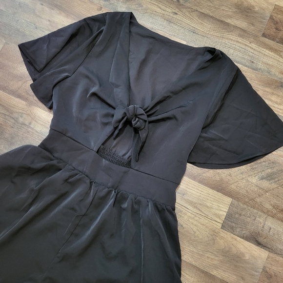 Aoysky Women's Black Short Sleeve V Neck Front Tie Romper Jumpsuit Size Medium - Picture 3 of 9